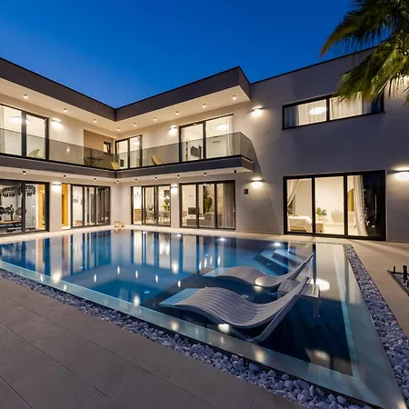 Luxury My Wish With Pool * Kastel Stari