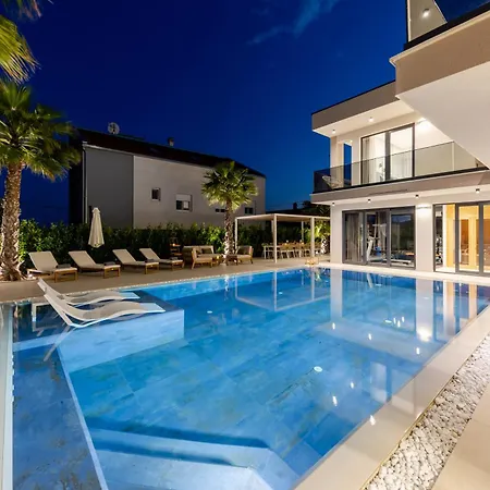 Villa Luxury My Wish With Pool *